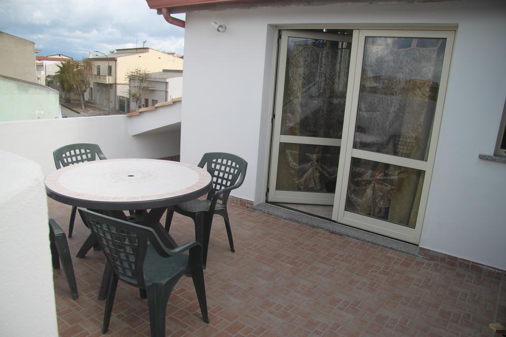 Panta House Apartamento San Giovanni Suèrgiu Exterior foto